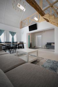 Гостиная зона в Hygge Loft Bucovina