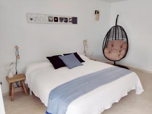 Photo de la galerie de l'établissement MARAVILLA Suite 140 m2 - 3 Bedrooms, Heated Pool, à Costa del Silencio