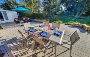 Κήπος έξω από το Lovely Home In Moelan Sur Mer With Wifi