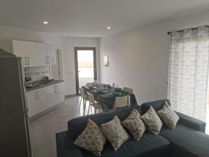 Kuchyň nebo kuchyňský kout v ubytování Villaverde Relax 1 a 10 minutos de Corralejo