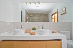 A bathroom at Villa Pilar