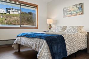 Gallery image of Whale Watch FANTASTIC VIEWS Game Room Dog Friendly in Dillon Beach
