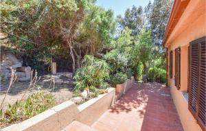 O grădină în afara Nice Home In Trinita Dagultu Vignol