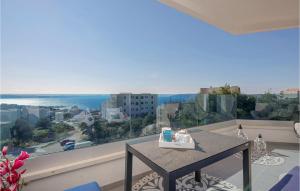 Balkón nebo terasa v ubytování Cozy Apartment In Makarska With House Sea View