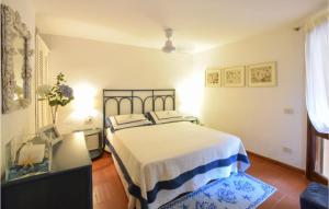 En eller flere senge i et værelse på Nice Home In Porto Rotondo