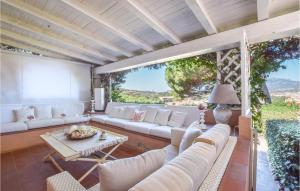 Et opholdsområde på Nice Home In Porto Rotondo