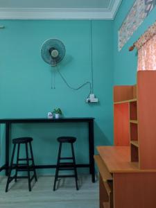 Kota Bharu şehrindeki Kubang Kerian DECO HOMESTAY Aircond Wifi Netflix tesisine ait fotoğraf galerisinden bir görsel