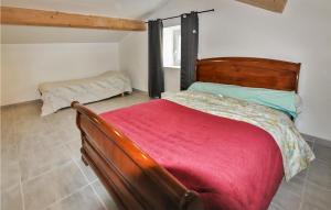 Postel nebo postele na pokoji v ubytování 3 Bedroom Nice Home In Vanosc