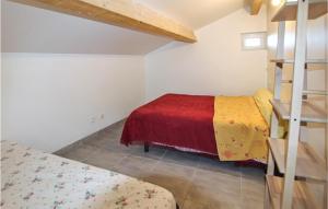 Postel nebo postele na pokoji v ubytování 3 Bedroom Nice Home In Vanosc