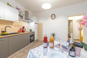 Gallery image of Holiday house Črni Kal - Pri Roktovih in Črni Kal