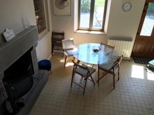 Area soggiorno di Gîte Est de la pointe d'Agon 4 convives