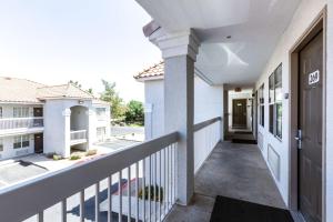 Balkón nebo terasa v ubytování Studio 6-Tempe, AZ