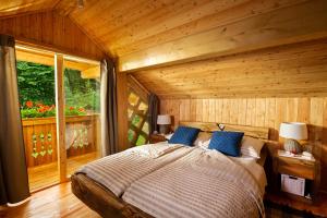 Postelja oz. postelje v sobi nastanitve Glamping Savinja