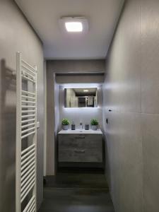 Un baño de Dea Dreams APARTMENT Marghera WiFi Metro a 2 passi
