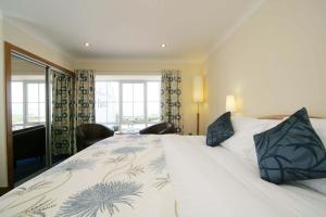 Gallery image of Woodland Bay Hotel in Girvan