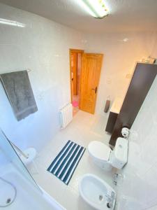 A bathroom at S&H El Caprichoso