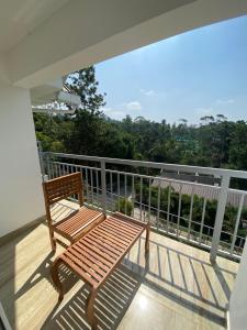 Rõdu või terrass majutusasutuses Munnar Ice Queen Resorts