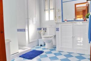 A bathroom at Apartamento Cortes