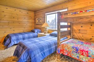 Imagen de la galería de Unique Nutrioso Cabin with Striking Mountain View, en Nutrioso