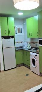 Kuchnia lub aneks kuchenny w obiekcie Apartamento Estudio Ruymar Jupiter