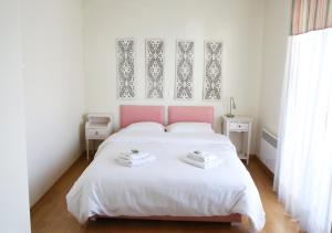 Ένα ή περισσότερα κρεβάτια σε δωμάτιο στο Penthouse -Breathtaking sea view-Just on the beach