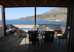 Gallery image of Penthouse -Breathtaking sea view-Just on the beach in Loutraki