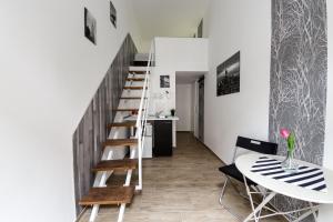 Kuchyňa alebo kuchynka v ubytovaní Rio's Stylish Central Flats + 37 fotografií
