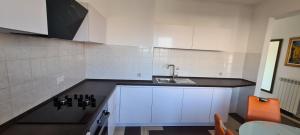 Kuchyň nebo kuchyňský kout v ubytování Holiday House Anja