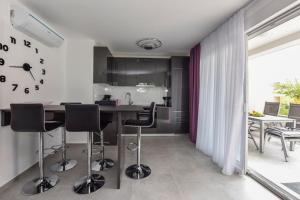 Zdjęcie z galerii obiektu Apartman Bora 1 w Novalji