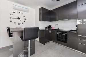 Kuchnia lub aneks kuchenny w obiekcie Apartman Bora 1