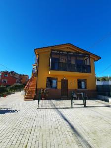 Budynek, w którym mieści się apartament
