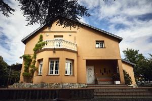 The building in which the holiday home is located