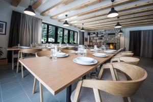 Reštaurácia alebo iné gastronomické zariadenie v ubytovaní Villa Drosera s wellnessom, Račkova dolina v Západných Tatrách