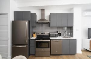 Dapur atau dapur kecil di Bakan- Palais des Congres, Convention Centre +167 gambar