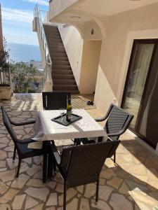 Balkón nebo terasa v ubytování Days Inn Apartments