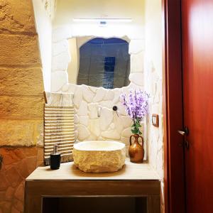 A bathroom at Cest La Vie Apulia