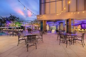 Πισίνα στο ή κοντά στο LOTTE Hotel Yangon