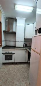 Una cocina o zona de cocina en Torrevieja town apartment TV003
