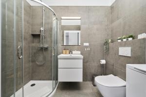 Kúpeľňa v ubytovaní Apartment Wichrowa with FREE GARAGE Wrocław by Noclegi Renters