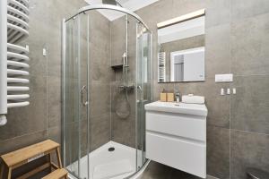 Kúpeľňa v ubytovaní Apartment Wichrowa with FREE GARAGE Wrocław by Noclegi Renters