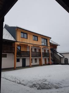 Espi-Stables Ferienhof Esterhammer בחורף