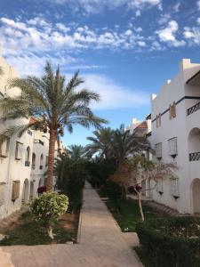 Bilde i galleriet til lovely one bedroom apartment within cozy compound including swimming pool, supermarket. perfect location at neama Bay with access to public transportation i Sharm el-Sheik