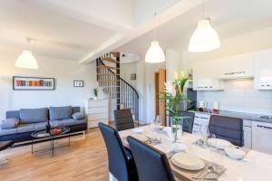 Kuchyň nebo kuchyňský kout v ubytování Apartments Punta Premantura