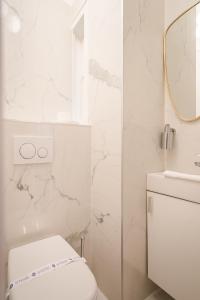 Vannituba majutusasutuses BpR Adagio Design Home with A/C