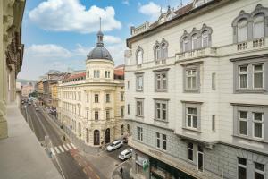 Foto da galeria de BpR Adagio Design Home with A/C em Budapeste