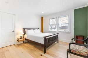 Luxury 4BR House Located 15 min to FQ and Downtown