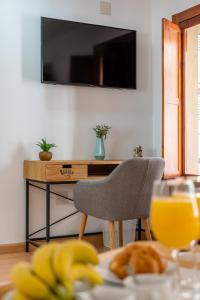 Telewizja i/lub zestaw kina domowego w obiekcie Historic City Centre - PREMIUM