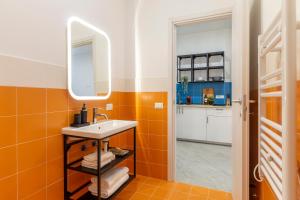 Kuchyňa alebo kuchynka v ubytovaní Cool and stylish city apartment - WiFi