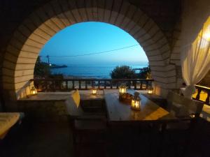 Φωτογραφία από το άλμπουμ του Almyra apt in Mani σε Kotrónion