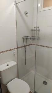 A bathroom at Verdemar Apartamento l Még 33 kép
